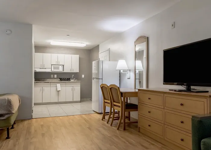 6-lafayette, La - Broussard 4*